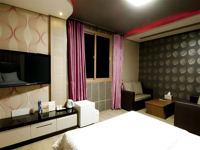 Others 5, A1 Hotel, Muan