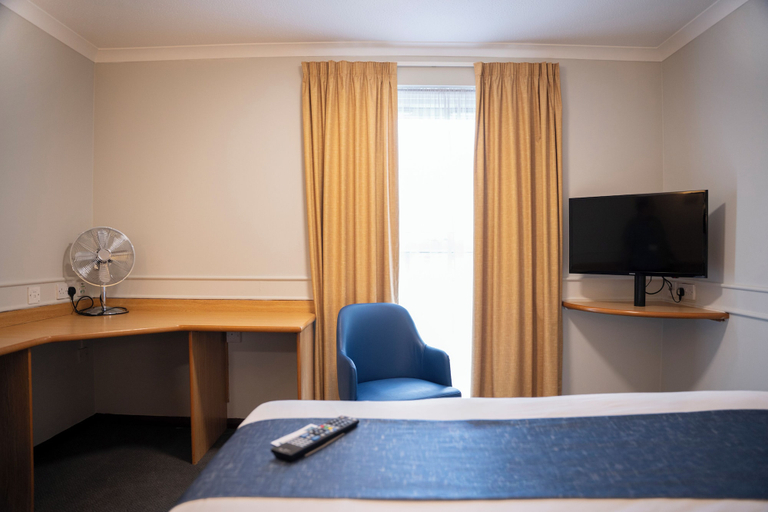 Bedroom 3, Days Inn by Wyndham Leicester Forest East M1, Leicestershire