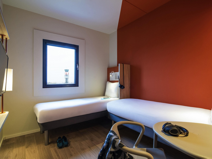 Bedroom 2, ibis budget Rotterdam The Hague Airport, Rotterdam