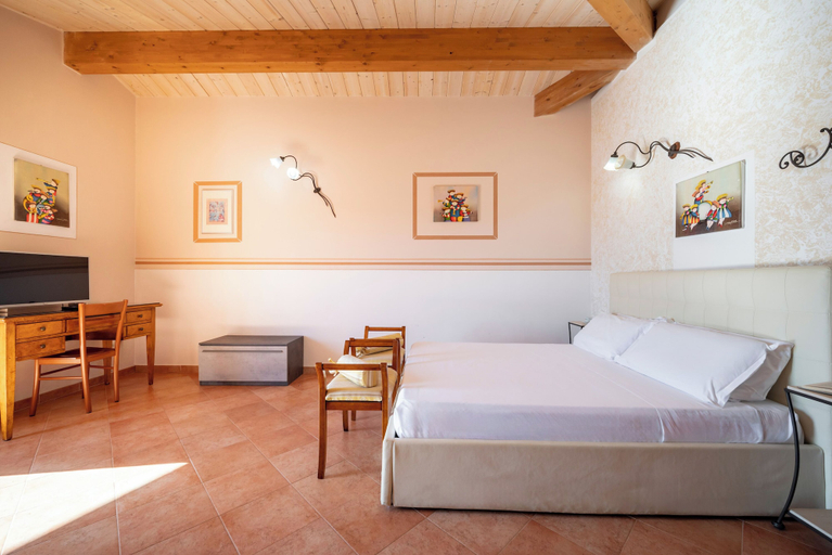 Bedroom 2, Lola Piccolo Hotel and Apartments, Grosseto