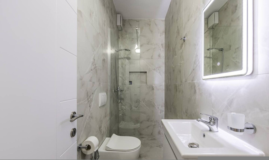 Bathroom 5, Central Tirana 1BR Apartment Near Main Square, Tirana
