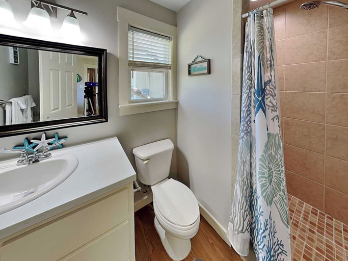Bathroom 4, Casita de la Playa by Miss Kitty’s, Aransas