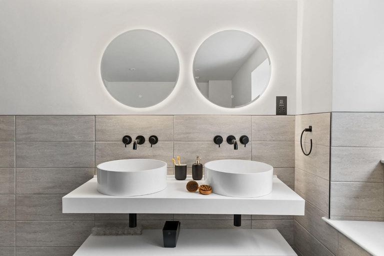 Bathroom 3, Pilgrim Suite - Sea View - Free Wi-Fi, Torbay