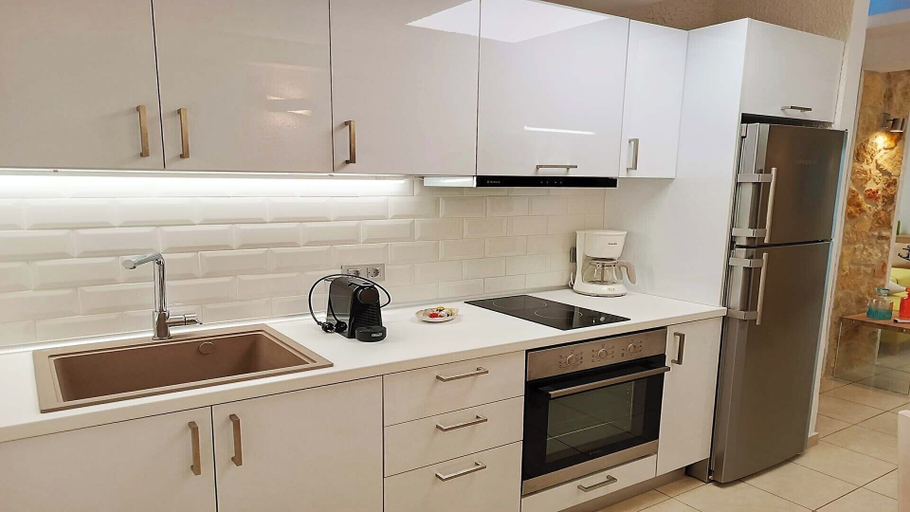 Private kitchen 4, Elisa Luxury Suite in Nea Flogita, Central Macedonia