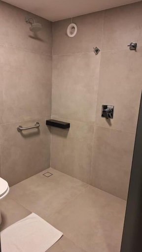 Bathroom 5, Catuai Hotel Jaru, Jaru