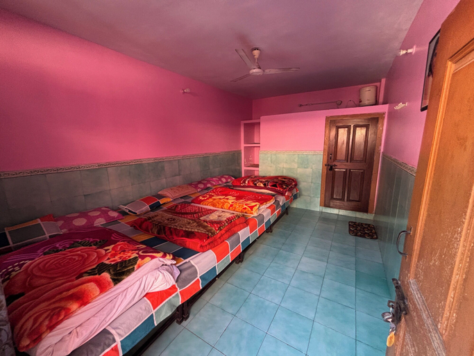 Room 4, Omji Ashram - Tapovan Kuti, Uttarkashi