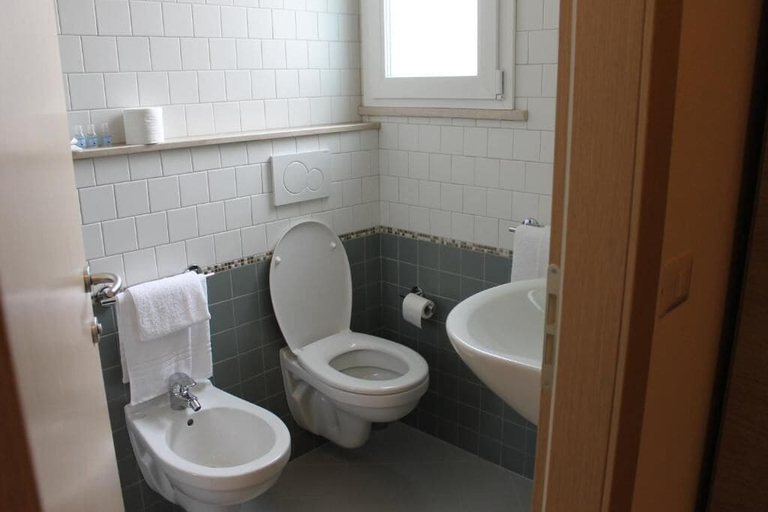 Bathroom 5, Hotel Villa Enea, Rimini
