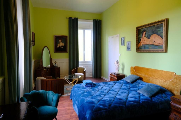 Room 3, Le relai des favorites, Rhône