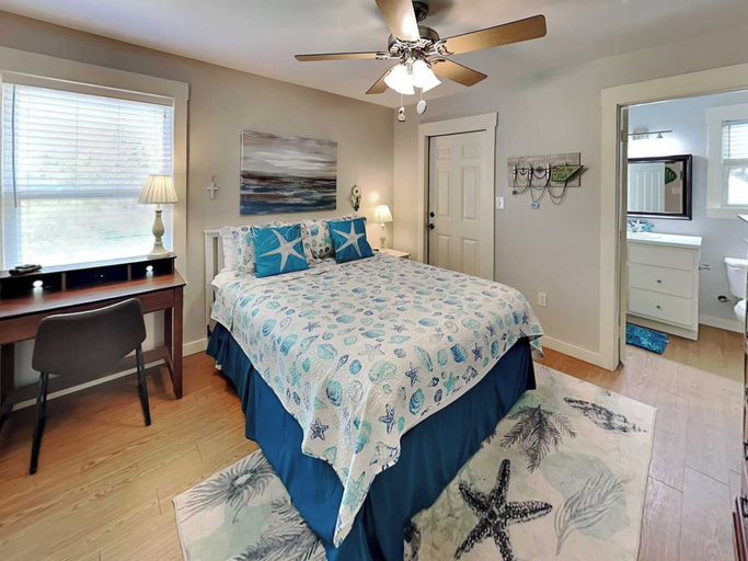Bedroom 3, Casita de la Playa by Miss Kitty’s, Aransas