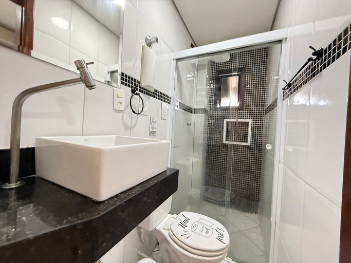 Bathroom 4, Pé na Areia Praia da Guilhermina V, São Vicente