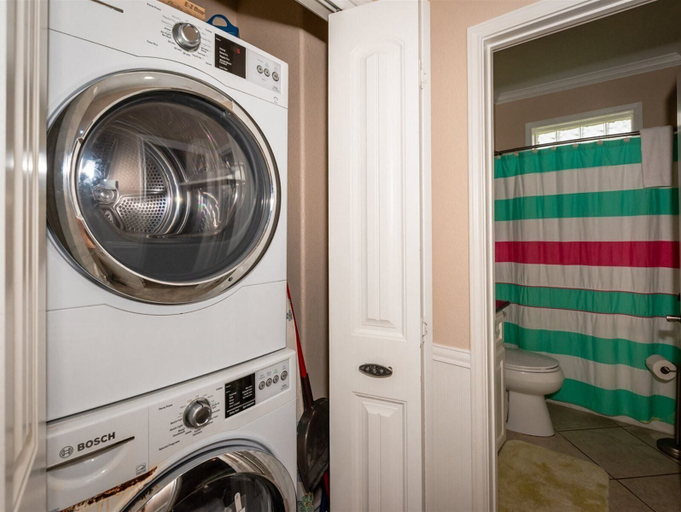 Bathroom 4, Pelican Point by Miss Kitty’s, Aransas
