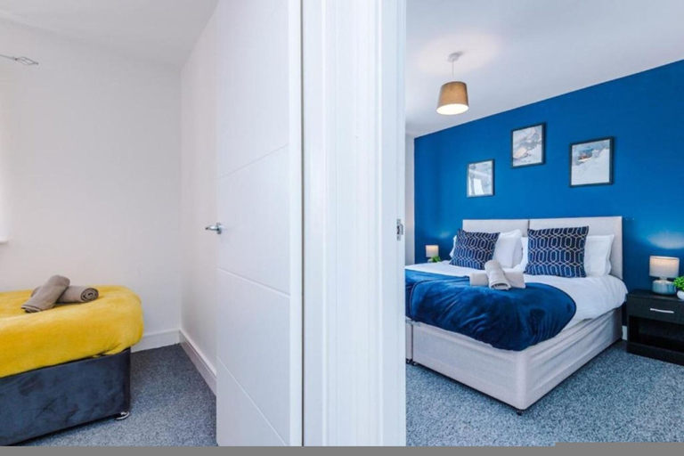 Room 4, Penny Bridge Basecamp 6-bed Contractor House St Helens, Saint Helens