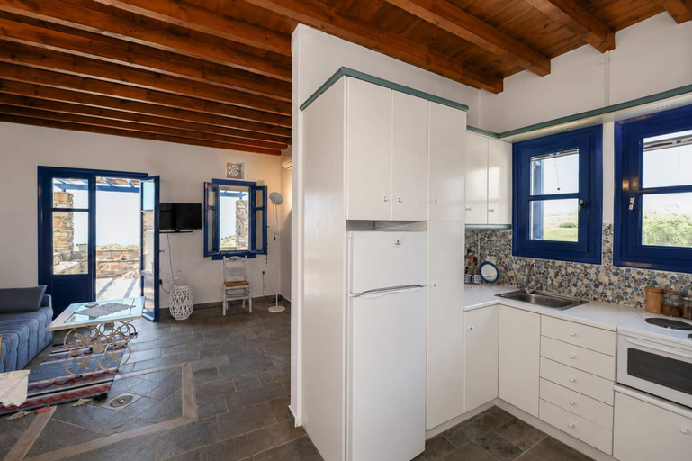 Room 4, Tzados Sunny Villa - Tinos Summer Retreat, South Aegean