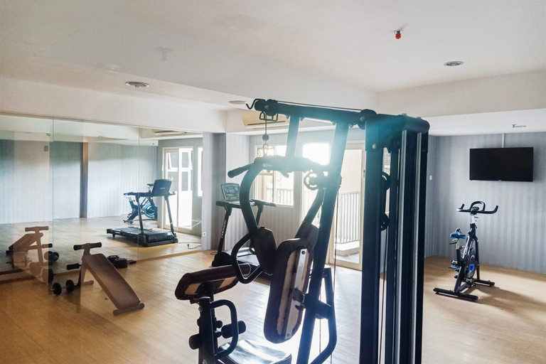 Fitness Center, Elegant Noir 2BR at Apartment Baileys By Travelio, South Tangerang