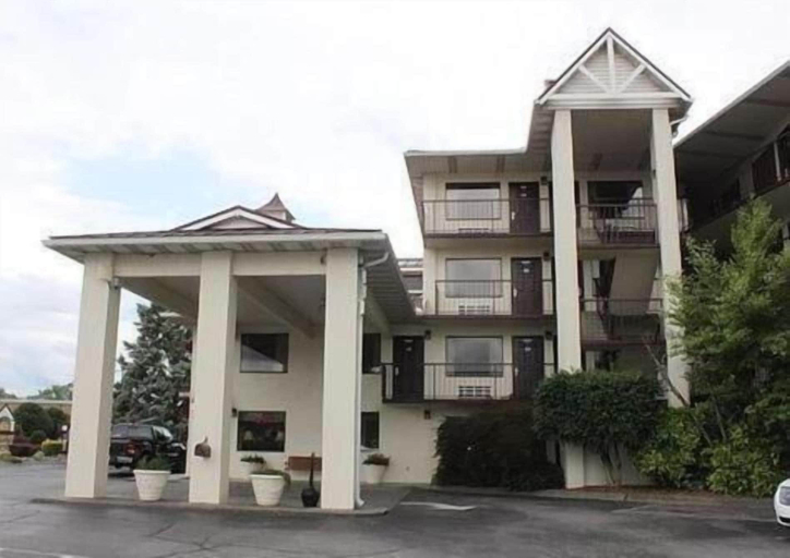 Exterior & Views 2, Landmark Inn On The River, Sevier
