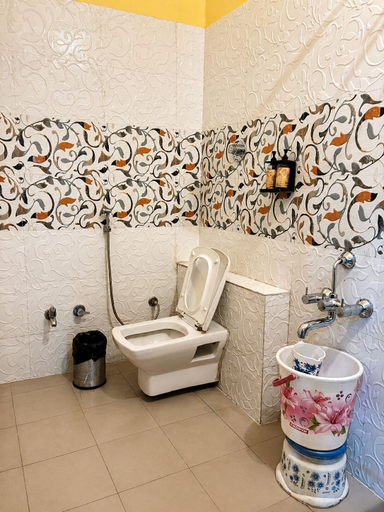 Bathroom 2, Hotel Fun N Food, Dhar