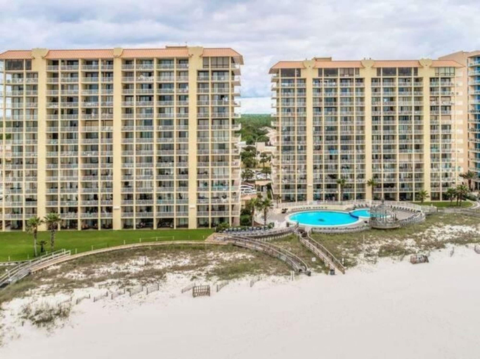 Exterior & Views 1, Summer House Beachfront Condos, Baldwin