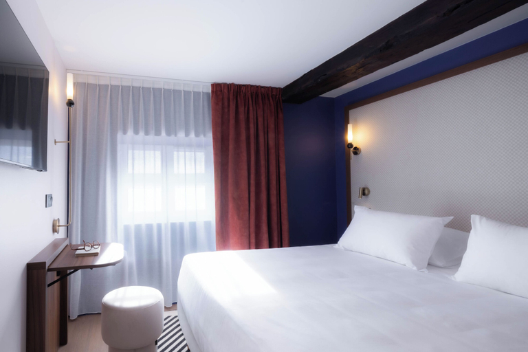 Room 3, Hôtel 2M, The Originals Relais, Loire
