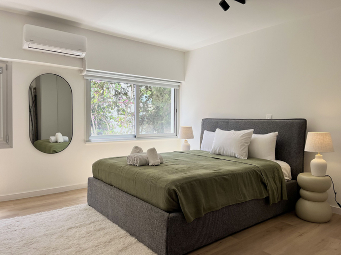 Room 3, NIC- STAY Metropolitan Luxe Apartment
