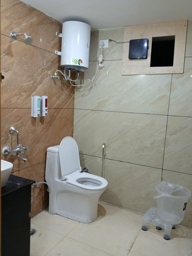 Bathroom, Hotel Shree Jee Inn, Chamoli