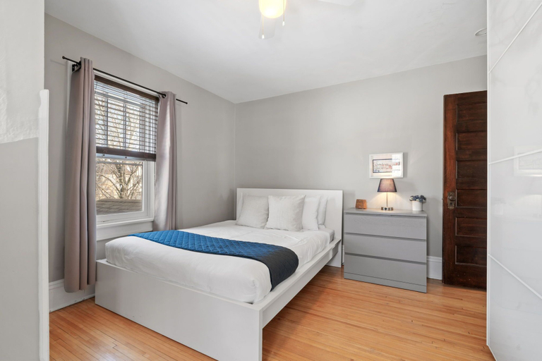 Bedroom 3, Fulton Lodge, Hennepin