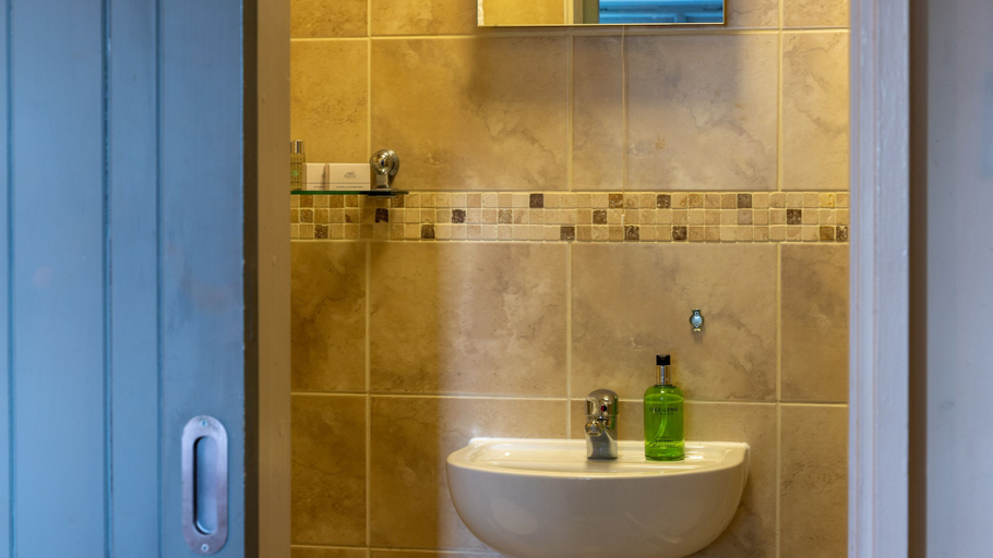 Bathroom 4, The Poacher Inn, Hampshire