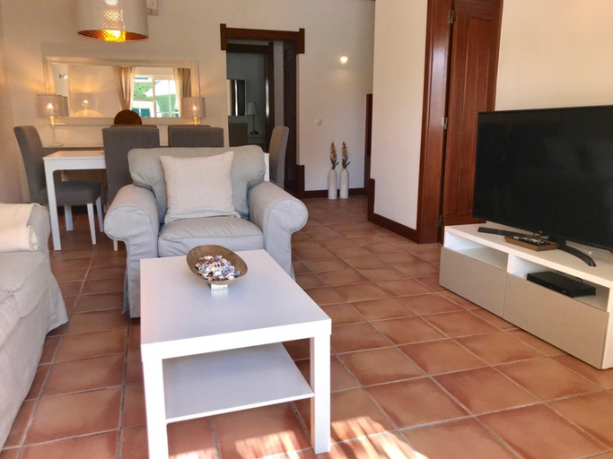 4, Family-Friendly Villa in Benagil, Lagoa