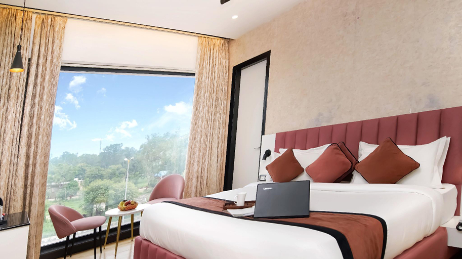 Bedroom 3, Hotel AKC Zirakpur - Boutique Premium Rooms, Sahibzada Ajit Singh Nagar
