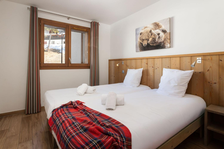 Bedroom 2, Residence Le Roc Noir by Alpapart, Savoie