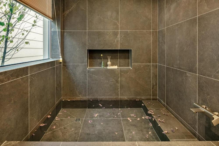 Bathroom 2, Jincheon Memories Walking 2, Ansoeng
