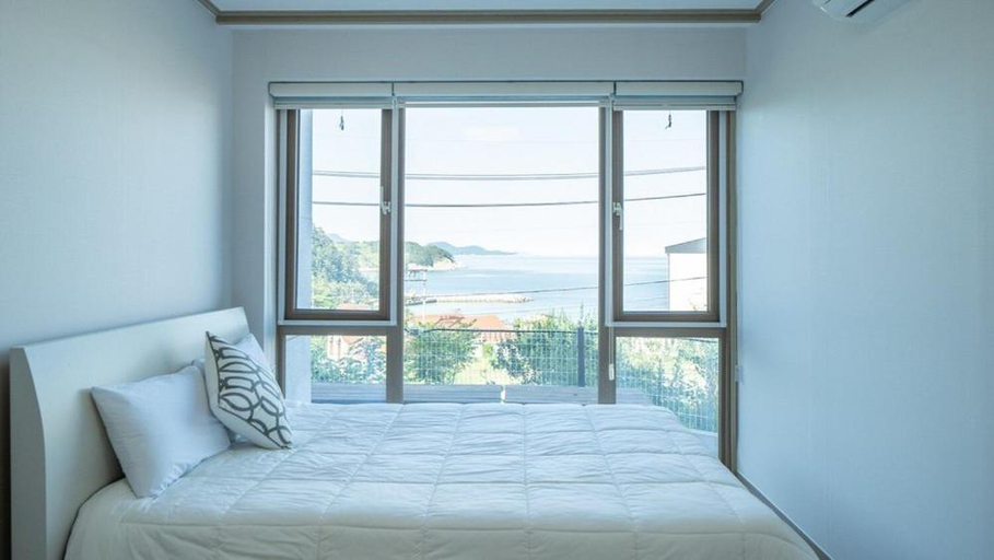 Bedroom 2, Geojae Amor Family Pension, Geoje