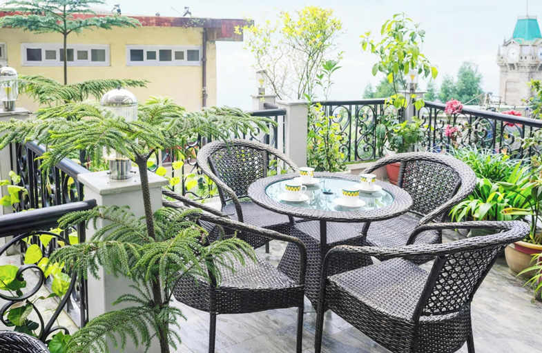 Outdoor dining, Hotel 7 Stay In Luxury Guest House, Lucknow