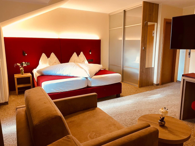 Bedroom 3, Hotel Pachernighof, Villach Land