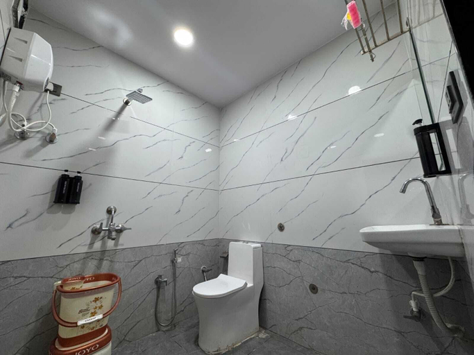 Bathroom 2, Hotel Bhujiyo Hills, Kachchh