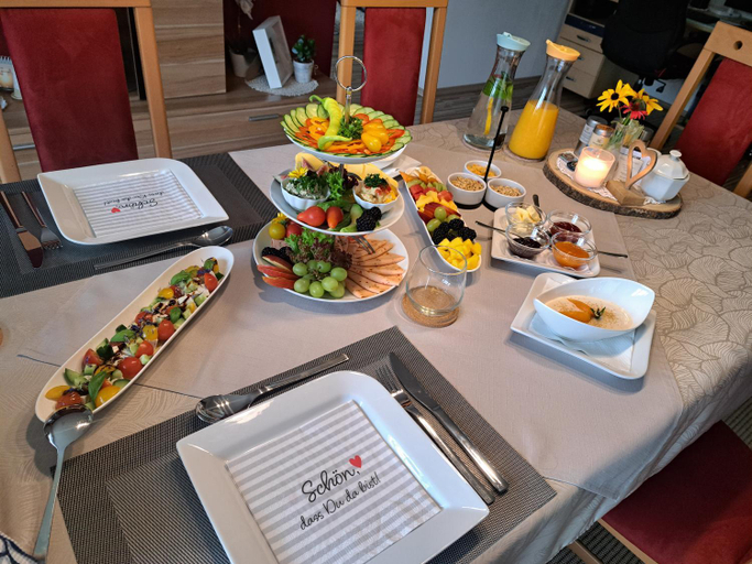 Food & Drinks 3, Privatzimmer Helga Haselberger, Melk