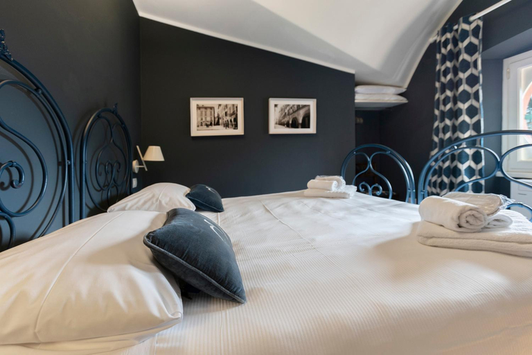 Bedroom 2, L'americano Luxury Rooms, Genova