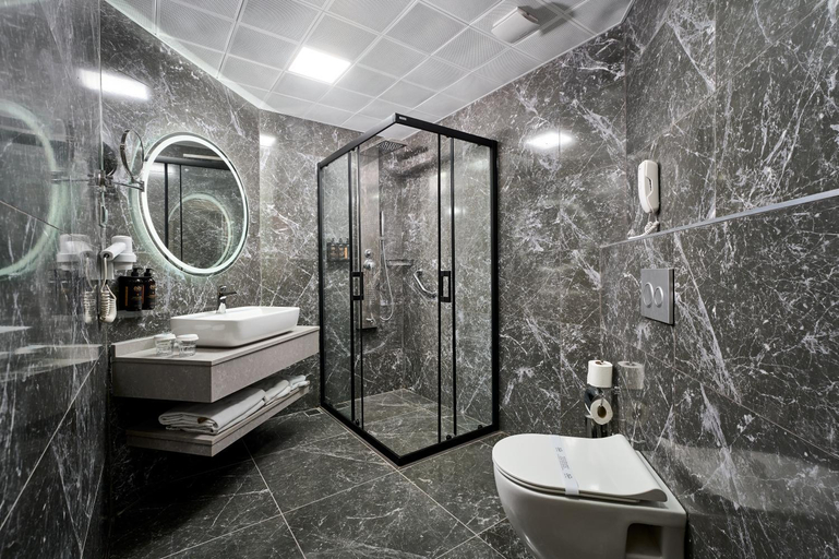 Bathroom 3, Elysee Beach Hotel, Alanya