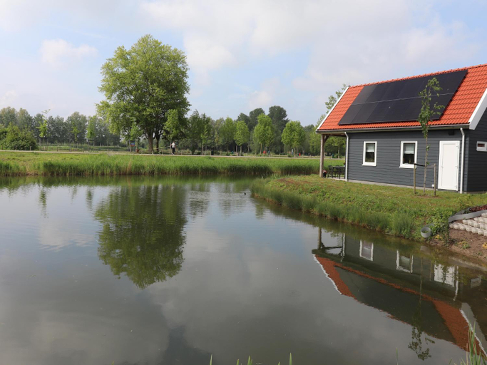 Exterior & Views 1, Nice holiday home near the waterfront, Bernisse