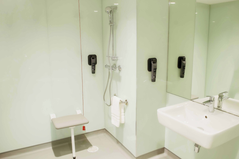 Bathroom 4, easyHotel Paris Nord Aubervilliers, Seine-Saint-Denis