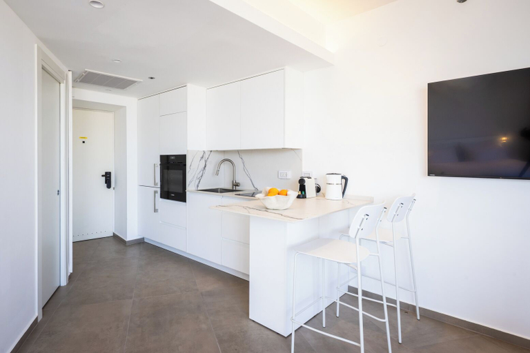 Others 5, Sea View Luxury W Balcony- Hayarkon 78