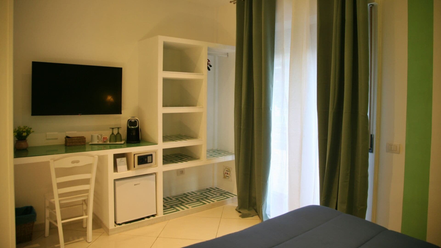 Bedroom 2, Giardino Archeologico, Napoli