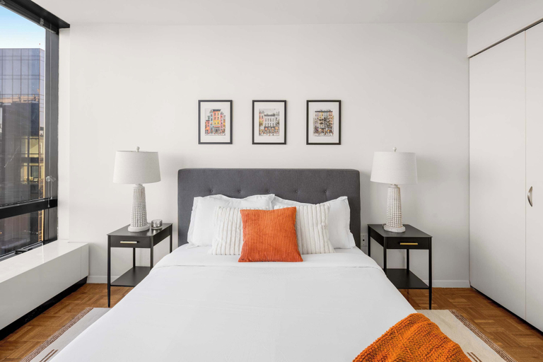 Room 5, Apex Executive Apartments - Lenox Hill NY, New York