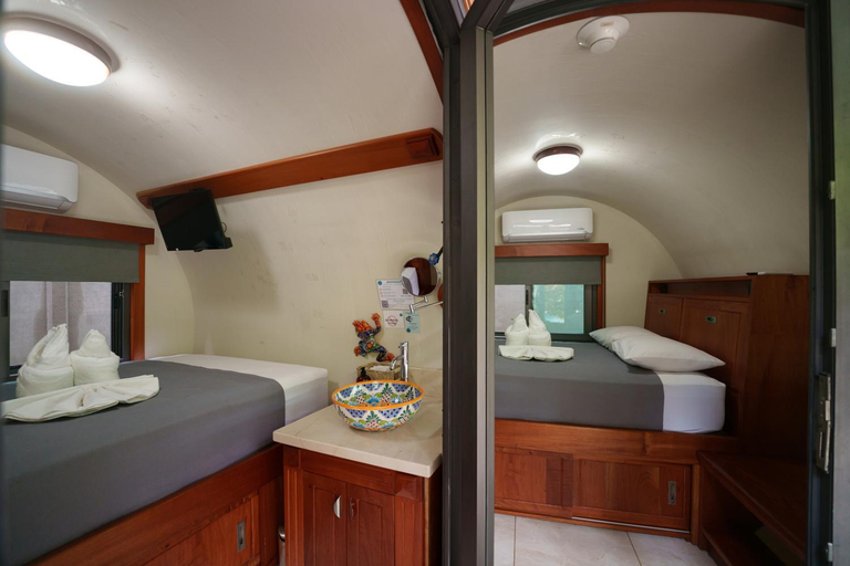 Bathroom 4, Saranda Boutique Hotel, Talamanca