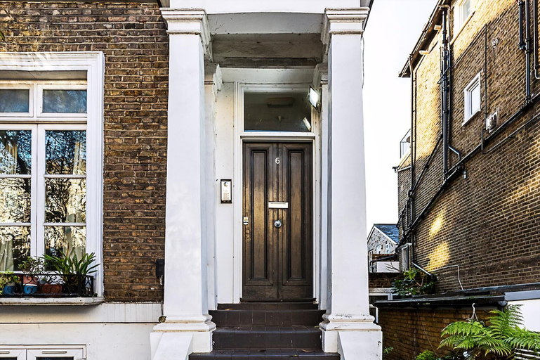 Exterior & Views 2, Stylish Chelsea Flat With Luxe Comfort Charm, London