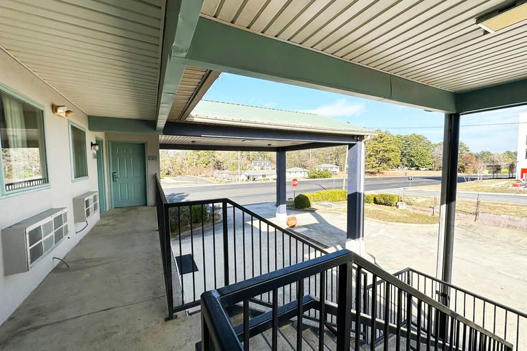 Others 4, Garden Inn & Suites, Floyd