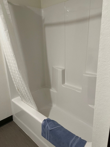 Bathroom 4, The Grove Inn And Suites, Wright