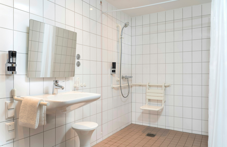 Bathroom 4, Leonardo Hotel Dresden Altstadt, Dresden