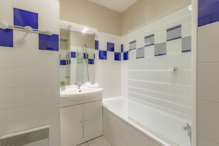 Bathroom 4, Appart'City Classic Lyon Vaise Saint Cyr, Rhône