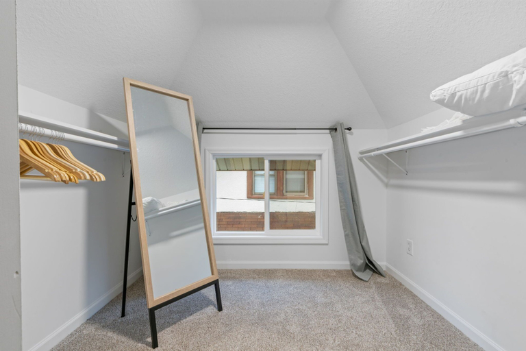 Bedroom 2, Red Maple, Hennepin