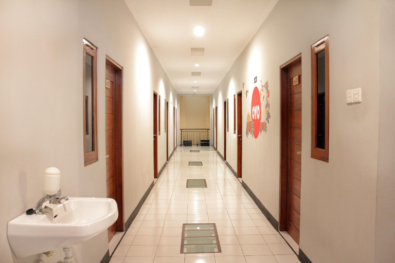 Public Area 3, Oyo 121 Rumah Ayub Syariah, South Jakarta